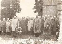 Maurice French (with wreath) at QOOH event 1969