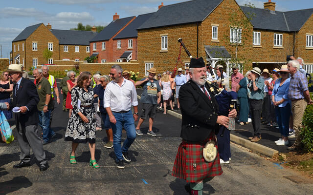 The pipe leads Jo and Paul to the Windmill for tea, cakes and beer, courtesy of Hook Norton Brewery